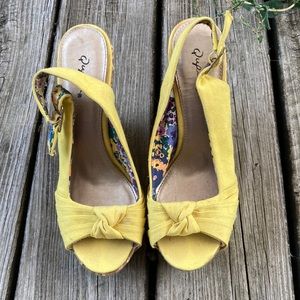 Quips yellow wedges